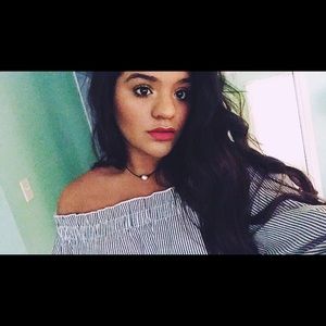 Meet your Posher, Aline